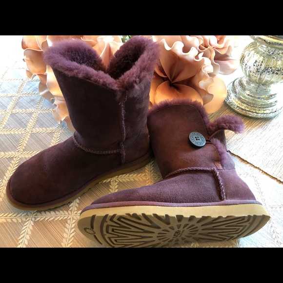 UGG Shoes - Uggs - Women’s Sz 6 - Aubergine